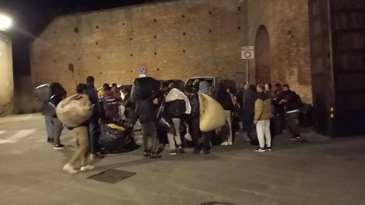 Ferretti sullo sgombero dei migranti dal parcheggio 'Il Duomo': ''Siena e la società civile hanno fallito''