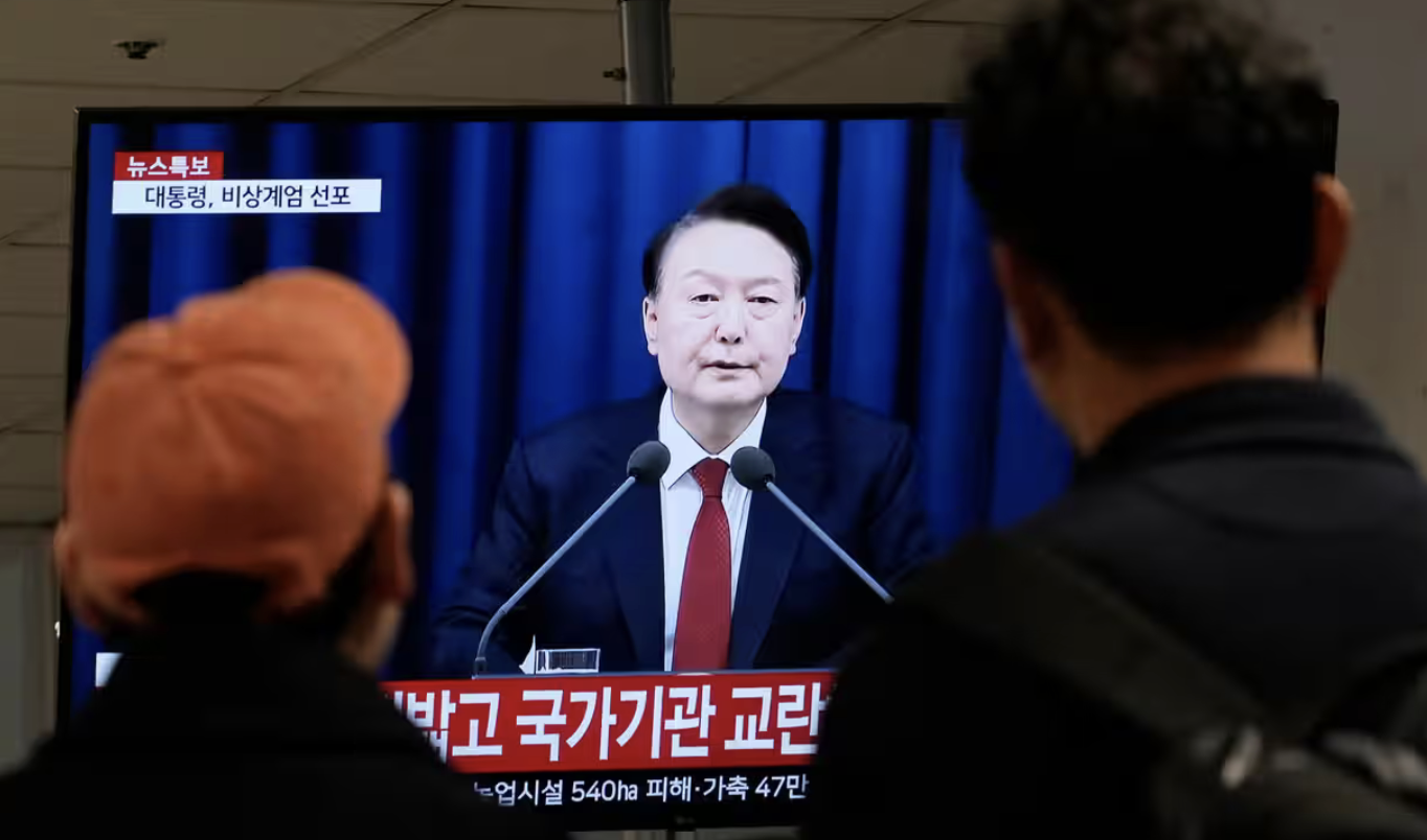 Il presidente sudcoreano Yoon Suk Yeol dichiara la legge marziale ma il parlamento la sospende