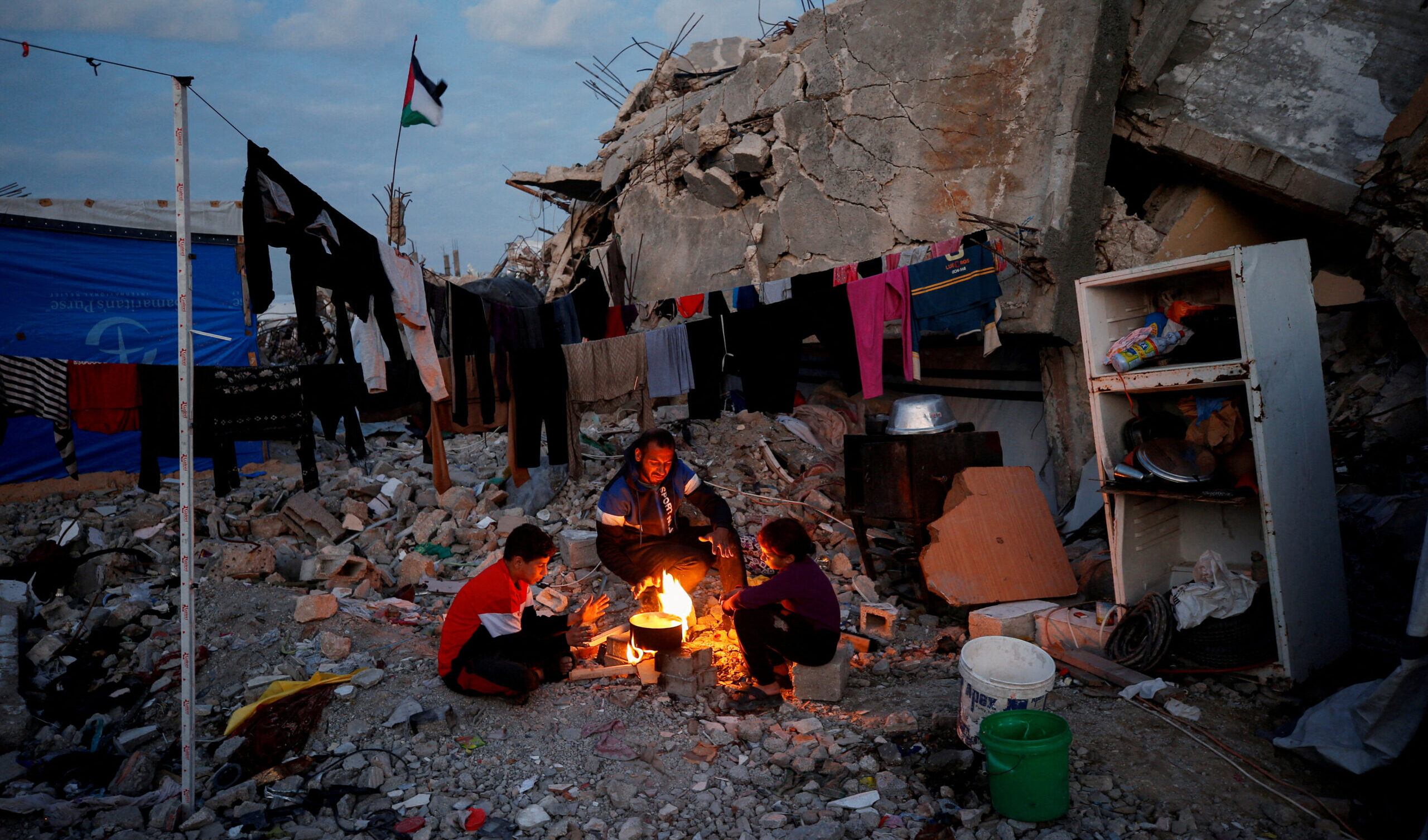 Gaza, l'Unicef denuncia le sofferenze dei bambini  che continuano ad avere poco cibo, acqua e cure