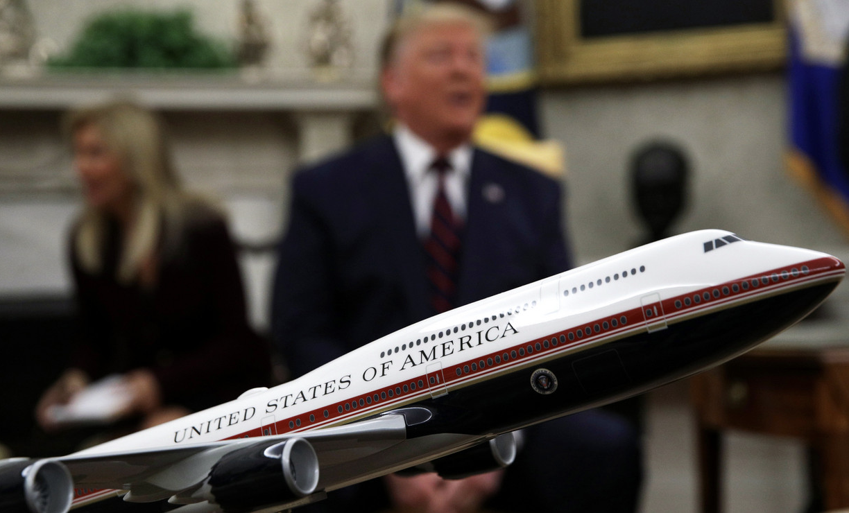 Trump 'sfratta' anche dall'Air Force One l'Ap che rifiuta di chiamare il golfo del Messico golfo d'America